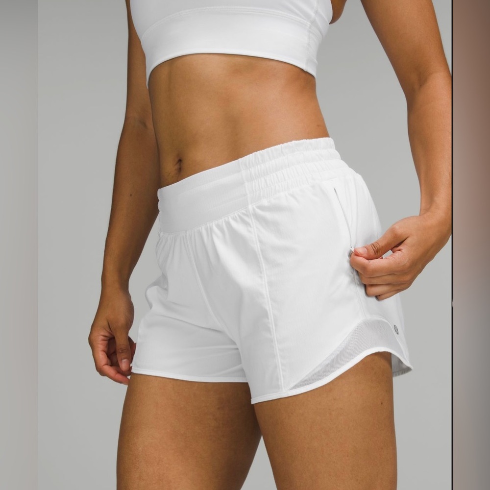 White 4” low rise gotta hot lululemon shorts size 2